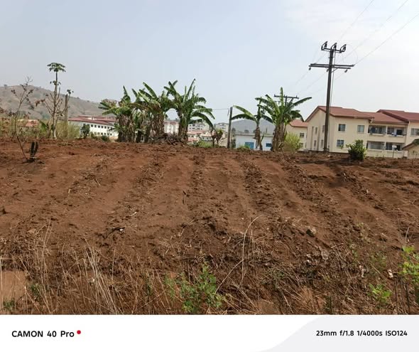 Terrain titré à vendre à Kouekong