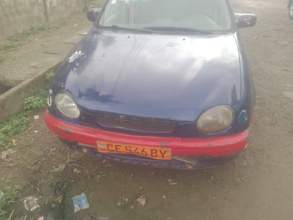 Toyota 110 berline essence manuel