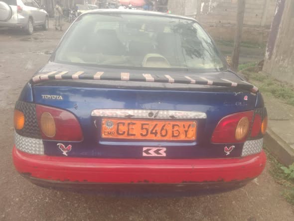 Toyota 110 berline essence manuel