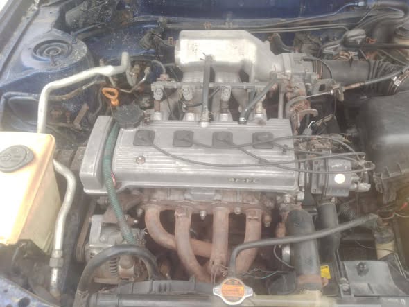Toyota 110 berline essence manuel