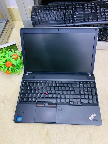 LAPTOP LENOVO CORE I5 3TH 4Gb RAM 500Gb HDD