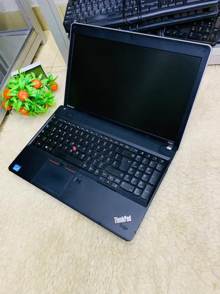 LAPTOP LENOVO CORE I5 3TH 4Gb RAM 500Gb HDD