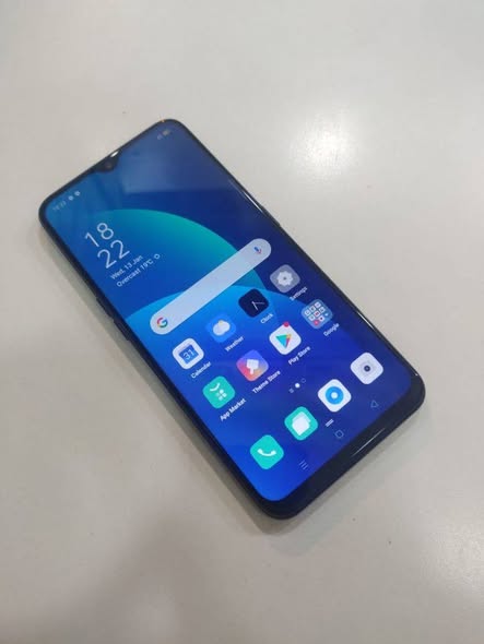 Téléphones iPhone, Samsung, Oppo disponibles