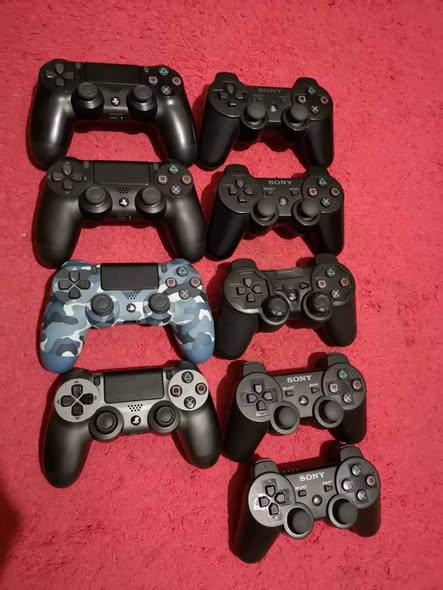 Vente de PS4 et PS3 avec accessoires