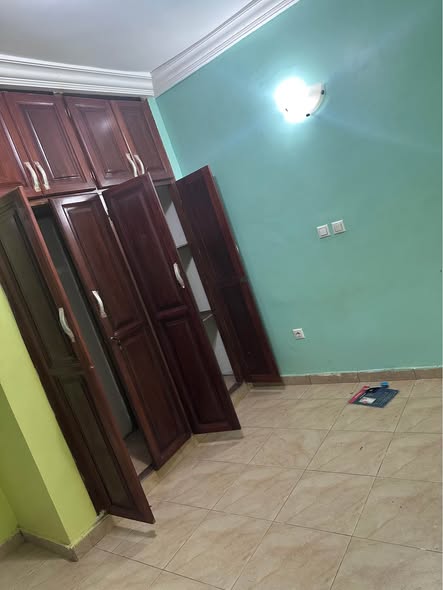 Studio moderne à louer à Simbock, Yaoundé