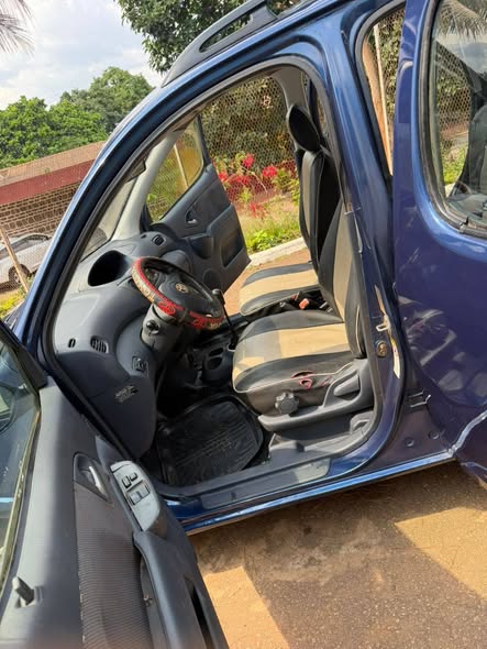 Yaris verso 2005 à vendre