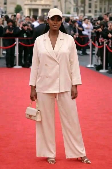Ensemble dame classe en satin