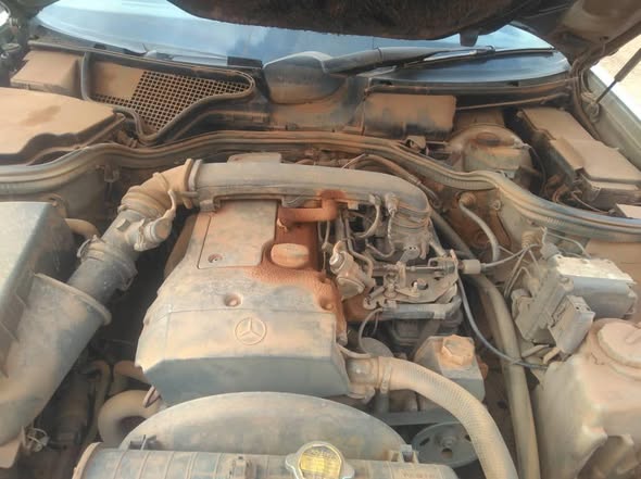Mercedes essence manuelle hyper propre