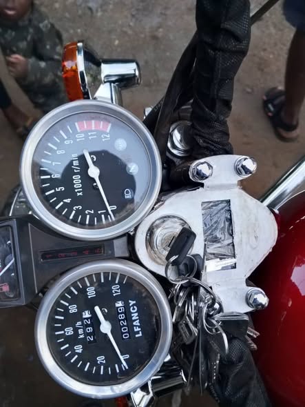 Moto à vendre, 1 mois d'utilisation