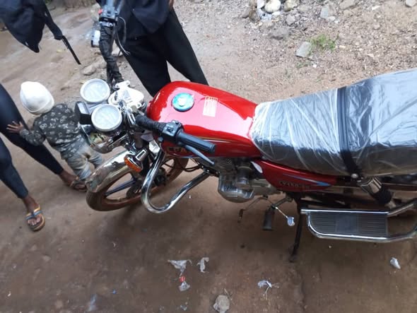 Moto à vendre, 1 mois d'utilisation