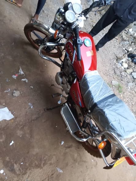 Moto à vendre, 1 mois d'utilisation
