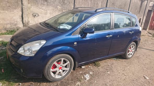 Corolla verso 7 places à vendre
