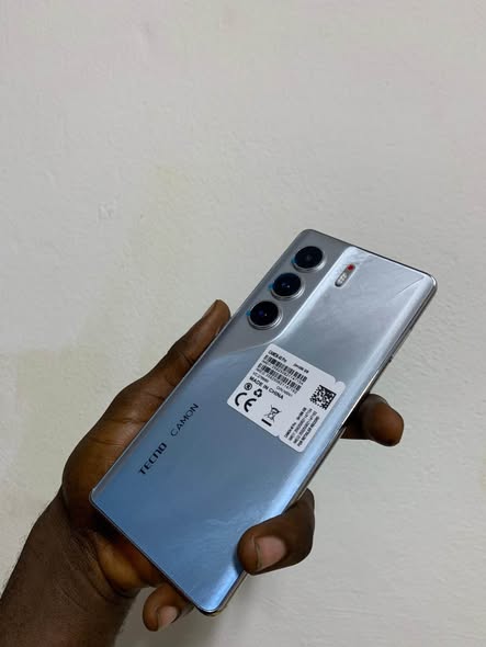 Je vend ma camon 40 pro