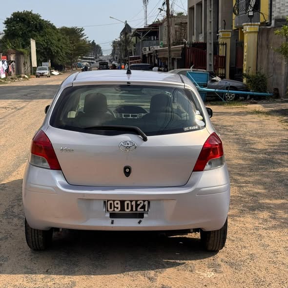 Toyota Yaris vitz Année 2010 Occasion
