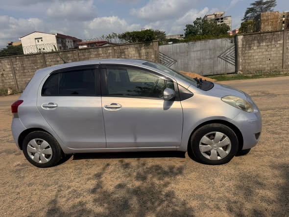 Toyota Yaris vitz Année 2010 Occasion
