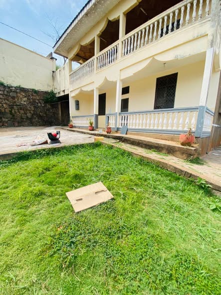 Appartement individuel à louer à Etoug Ebe