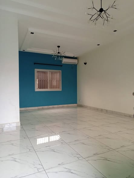 Villa à louer à Yaoundé Omnisport