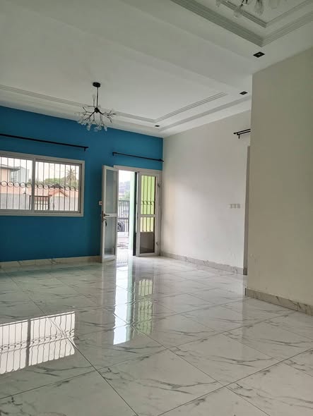 Villa à louer à Yaoundé Omnisport