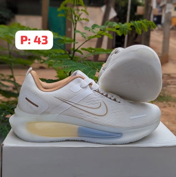 Sneakers disponibles maintenant