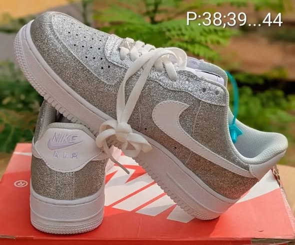 Sneakers disponibles maintenant