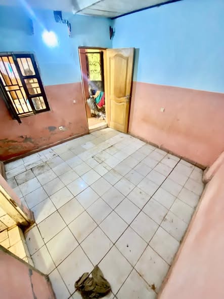 Chambre moderne à louer à Mendong
