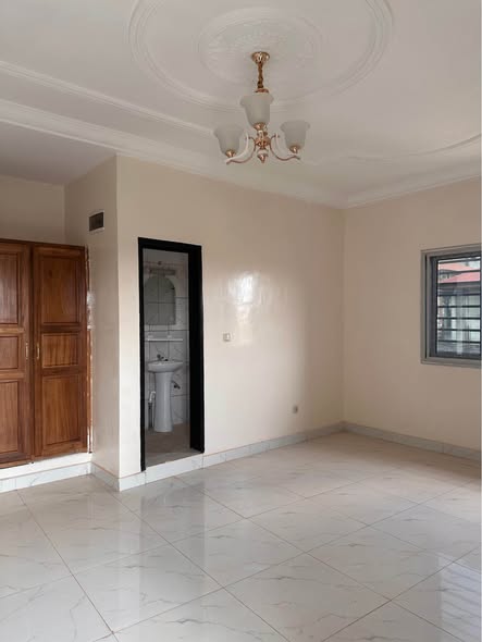 Chambres modernes à louer à Simbock, Yaoundé