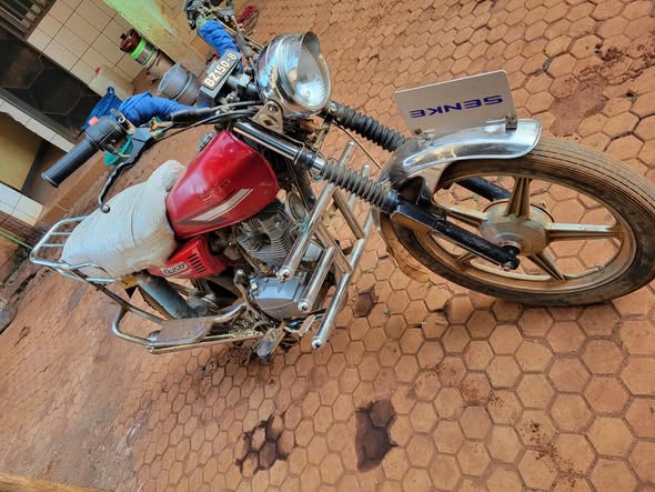 Moto petite senke état bien propre