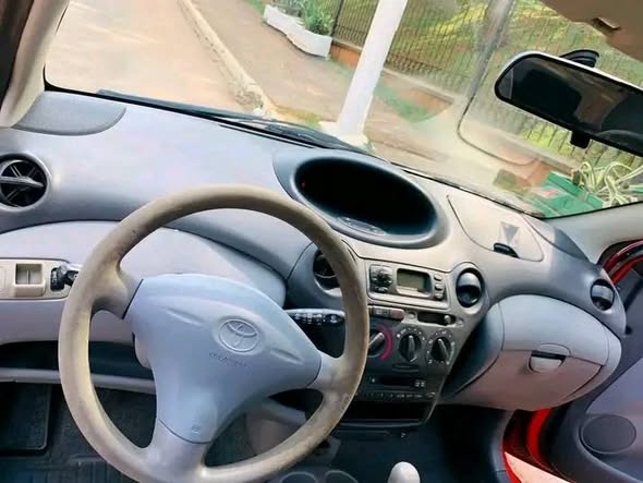Toyota Yaris à vendre d'urgence