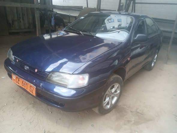 Toyota Carina E à vendre