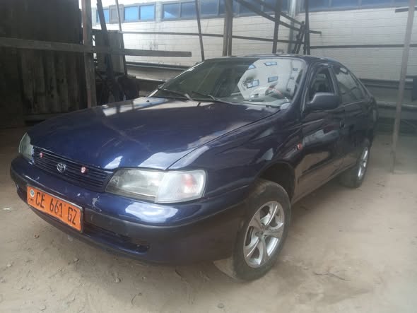 Toyota Carina E à vendre