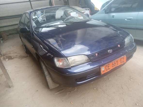 Toyota Carina E à vendre