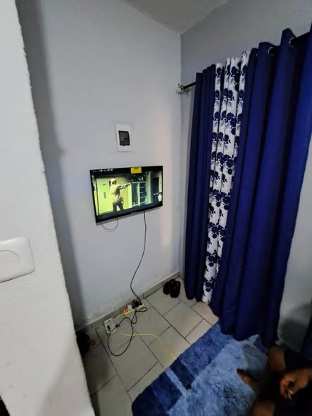 Chambre moderne à Odza