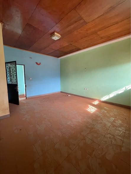 Studio moderne à louer à Mendong