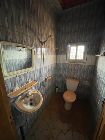Studio moderne à louer à Mendong