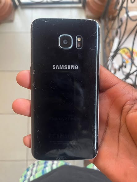 s7 edge comme sur les photos