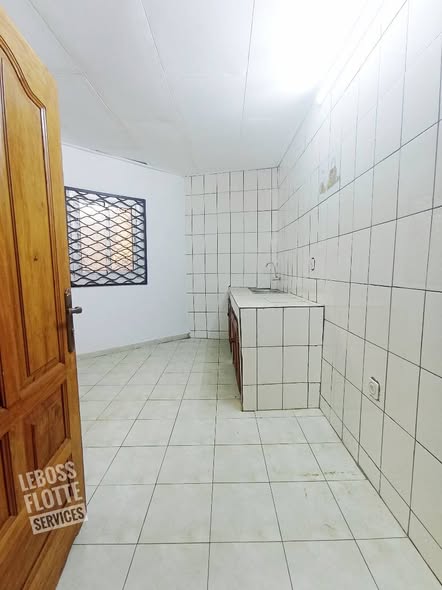 Appartement à louer à Omnisports, Yaoundé