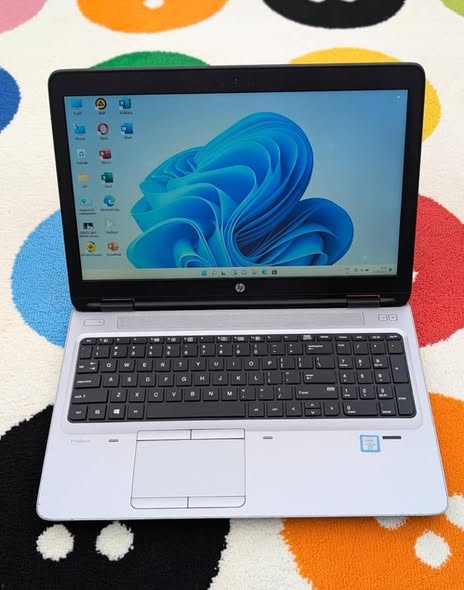 Laptop HP i3 6eme géné QUASI NEUFS