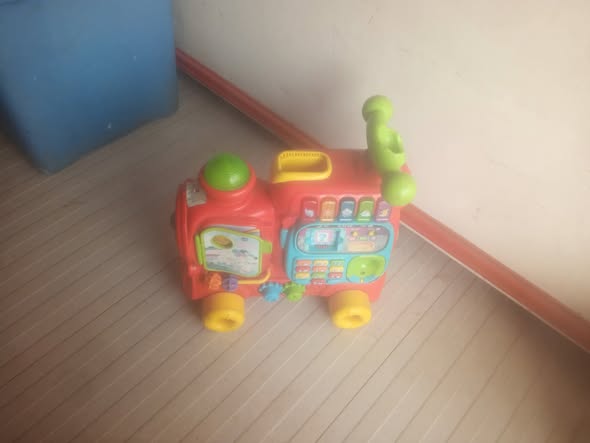 Trotteur voiture locomotive d'éveil et éducatif