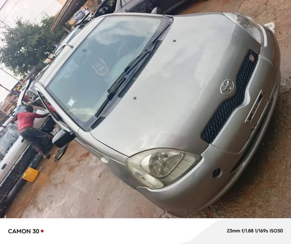 TOYOTA YARIS boite manuelle