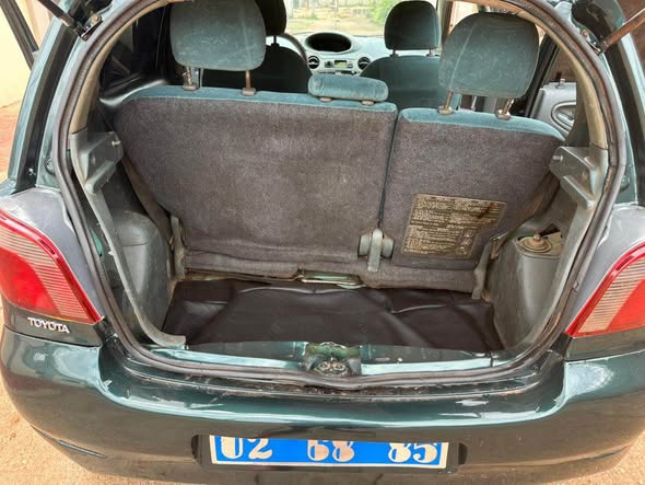 Yaris 2003 très propre