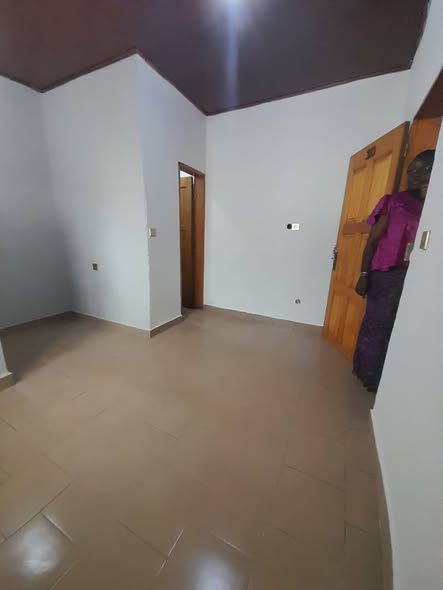 Chambre moderne à Obili, Yaoundé