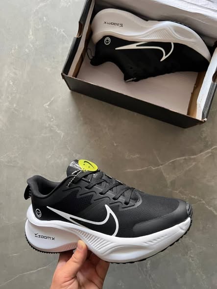 Chaussures disponibles en tailles 40 à 46