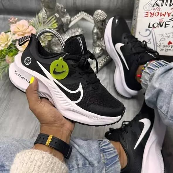 Chaussures disponibles en tailles 40 à 46