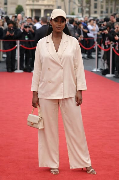 Ensemble dame classe en satin