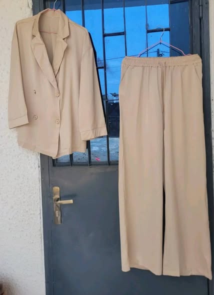Ensemble dame classe en satin