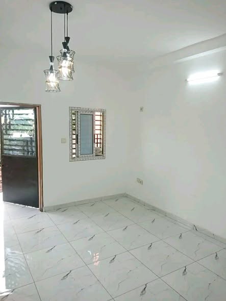Studio moderne à louer à Nkoabang