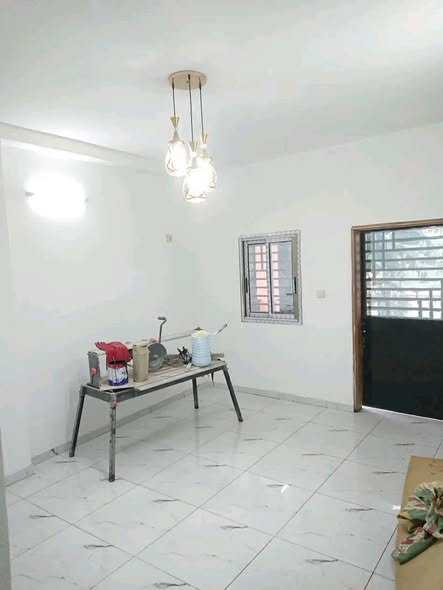 Studio moderne à louer à Nkoabang