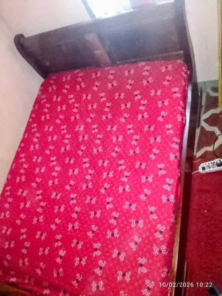 Lit trois places avec matelas