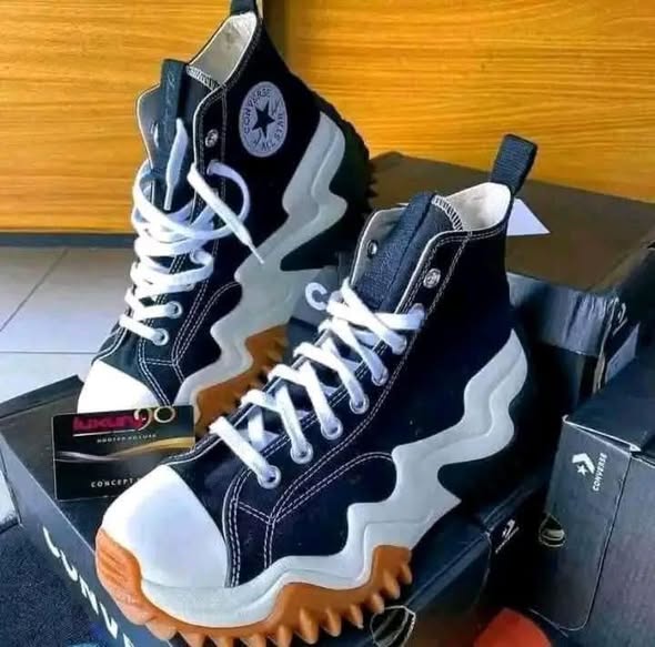 Chaussures de marques disponibles