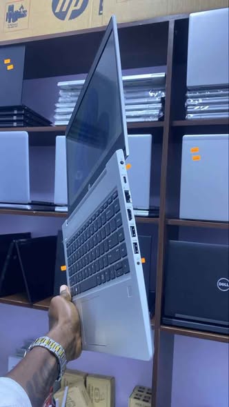 Laptop with 16Go RAM and 256Go SSD